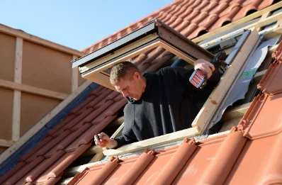 Pose de fenêtres de toit Velux à Cramoisy